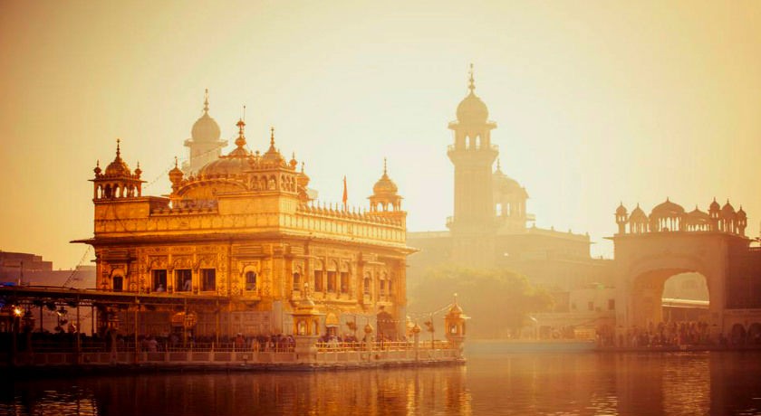 8 Days Golden Triangle tour with Amritsar from Delhi